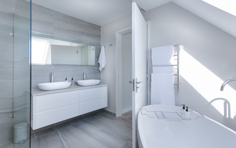 modern minimalist bathroom, bath, bathtub-3115450.jpg